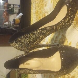 Black and Gold sparkle ALDO  sleek  heels